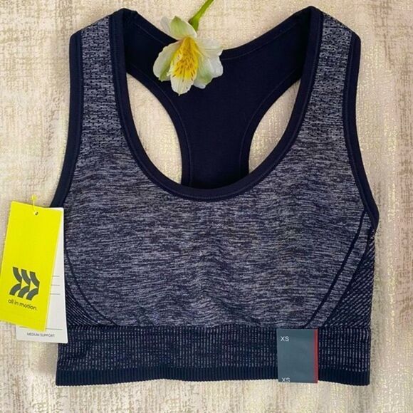 👚All in Motion by Target Heathered Grey Seemless Racer Sports Bra Sz XS NWT - Picture 1 of 7